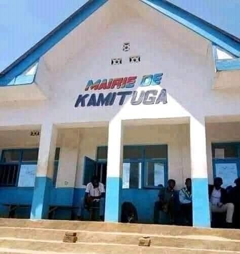 🚨 La Population de Kamituga/Sud-Kivu souffre énormément des WAZALENDO qui multiplient les exactions, imposent 42 barrières illégales pour une distance de 90km et extorquent les habitants. Chaque jour, des vies sont en danger simplement pour n’avoir pas payé ces taxes abusives.