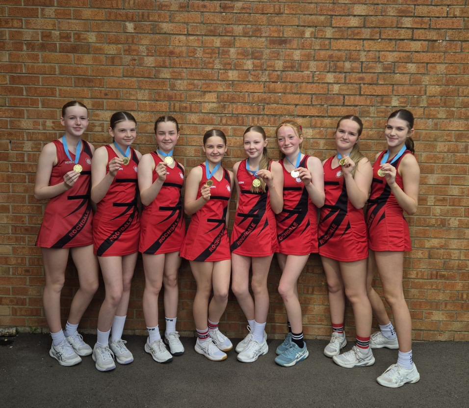 Well done to our U13 Reds who won the Chorley Tournament plate! Some great games and we're all proud of you!❤️🖤