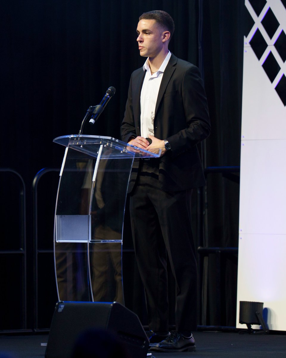 KentuckyTrack's tweet photo. Your 2025 CATSPYS Scholar-Athlete of the Year Award winner, Alex Justus 👏👏

#WeAreUK | #UKTF https://t.co/JhGNqd2FJL
