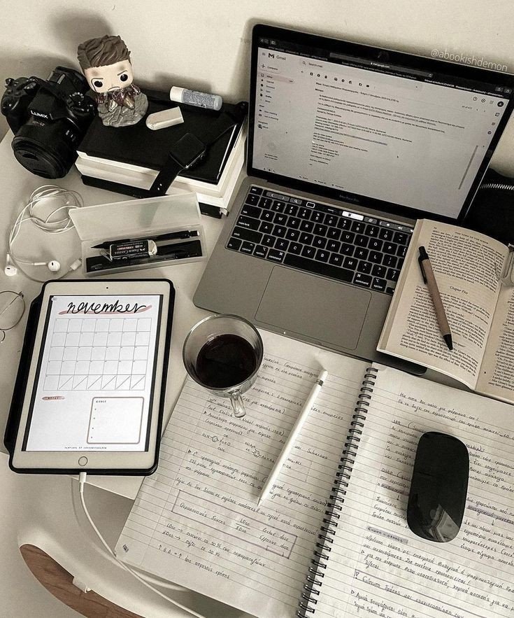 Yohanstudytwt's tweet image. ⌕ search: #studytwt #studytwtbr
⭑.ᐟ 07's
⭑.ᐟ vestibulanda de astronomia
⭑.ᐟ foco: ENEM, USP, FUVEST e application
⭑.ᐟ academia, inglês autodidata, livros, fotografia
, cinema, escrita
⭑.ᐟ ferretto
↻/♡ = moots!