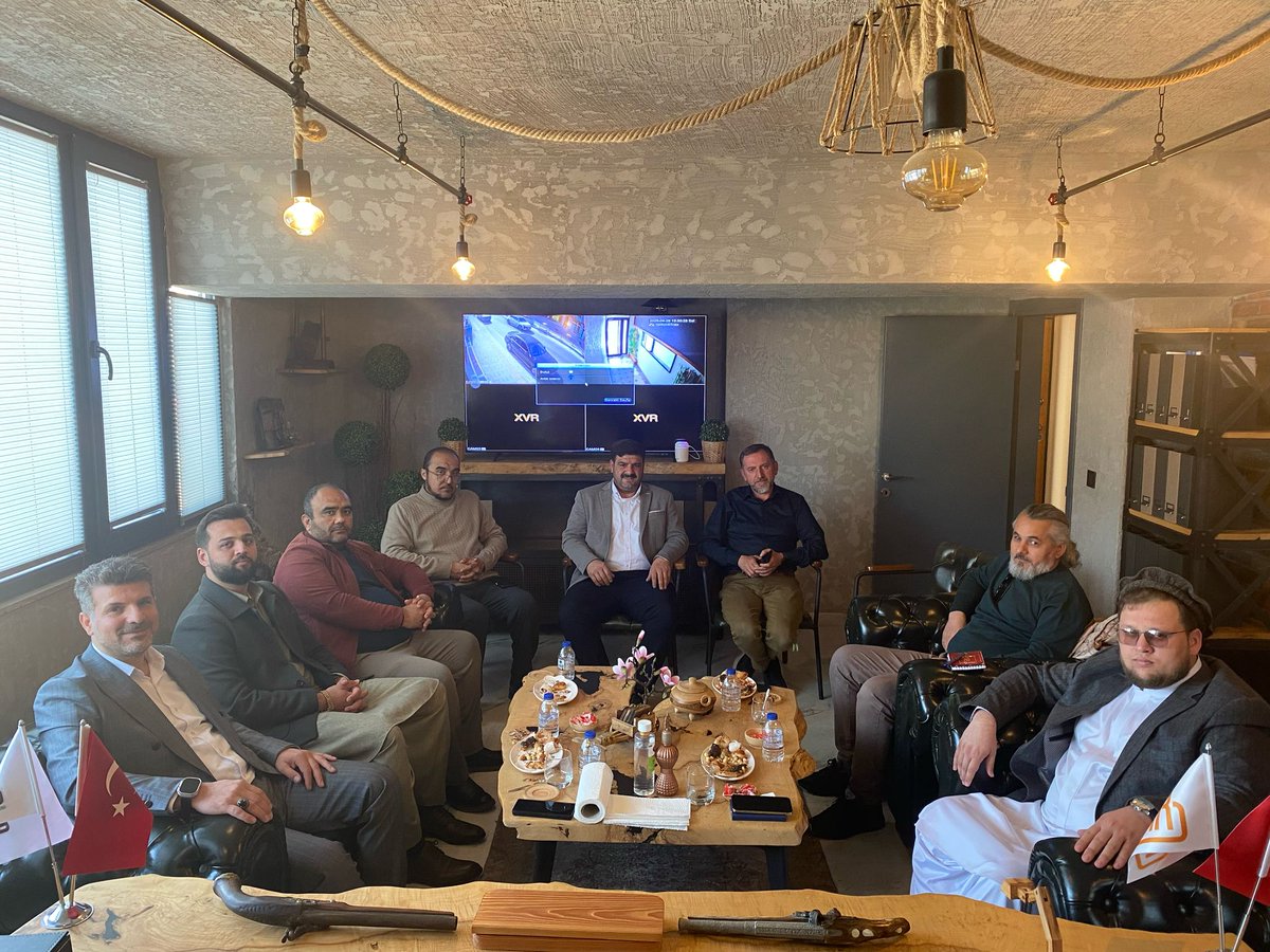 Afganistan Tarım Bakanı Danışmanı, Afganistan Ticaret Ataşesi ve beraberindeki heyet ile son derece verimli görüşmeler gerçekleştirdik. Sürecin her iki taraf için de hayırlı olmasını temenni ederim.