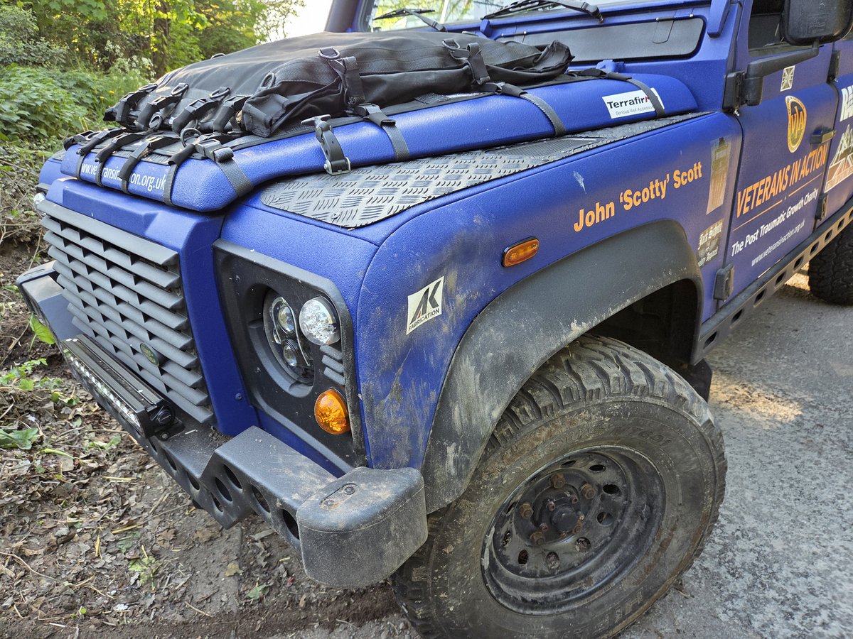 Sometimes expedition planning doesn't go as planned... no injuries though which is the main thing and minor damage, I'm sure we can T Cut it out