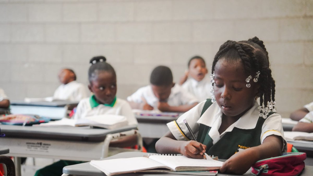 Con el Segundo Programa Multianual de Resiliencia de @educannotwait, fortalecemos escuelas y dejamos capacidades instaladas en 15 municipios de Colombia.