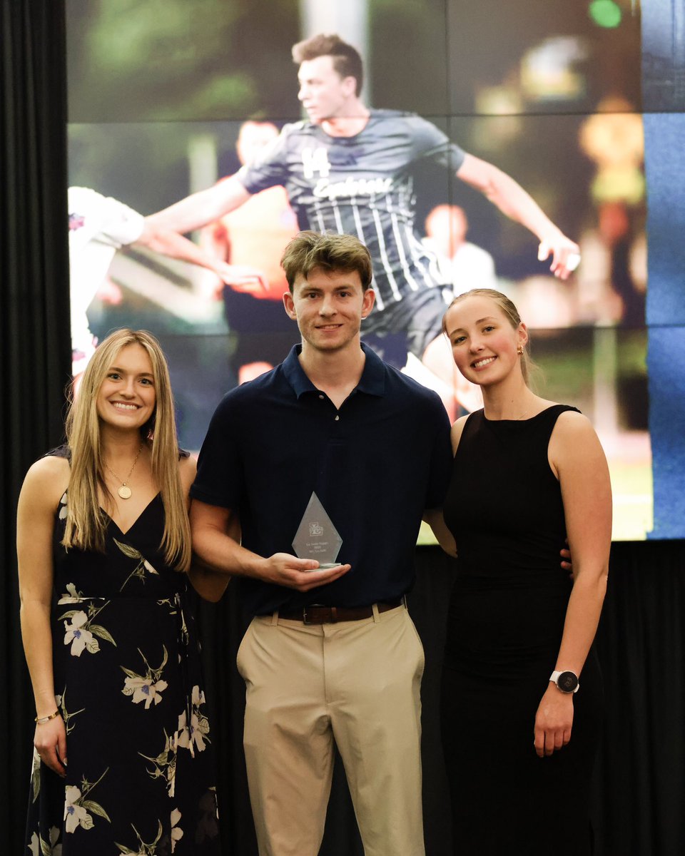 LaSalle_MSOC's tweet image. Congrats to Sean Yurgel on winning the Mr. La Salle award last night!

#GoExplorers🔭
