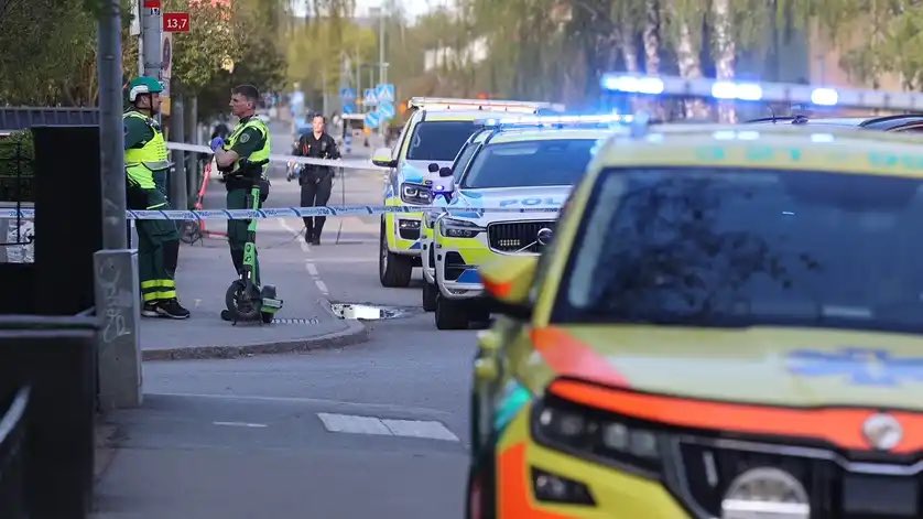 other_europe's tweet image. 🔴 Three people were killed in a shooting in #Uppsala, Sweden, local police said. Emergency services rushed to the scene after reports of gunfire from the public.

A murder investigation has been launched, and police are searching for a suspect.
