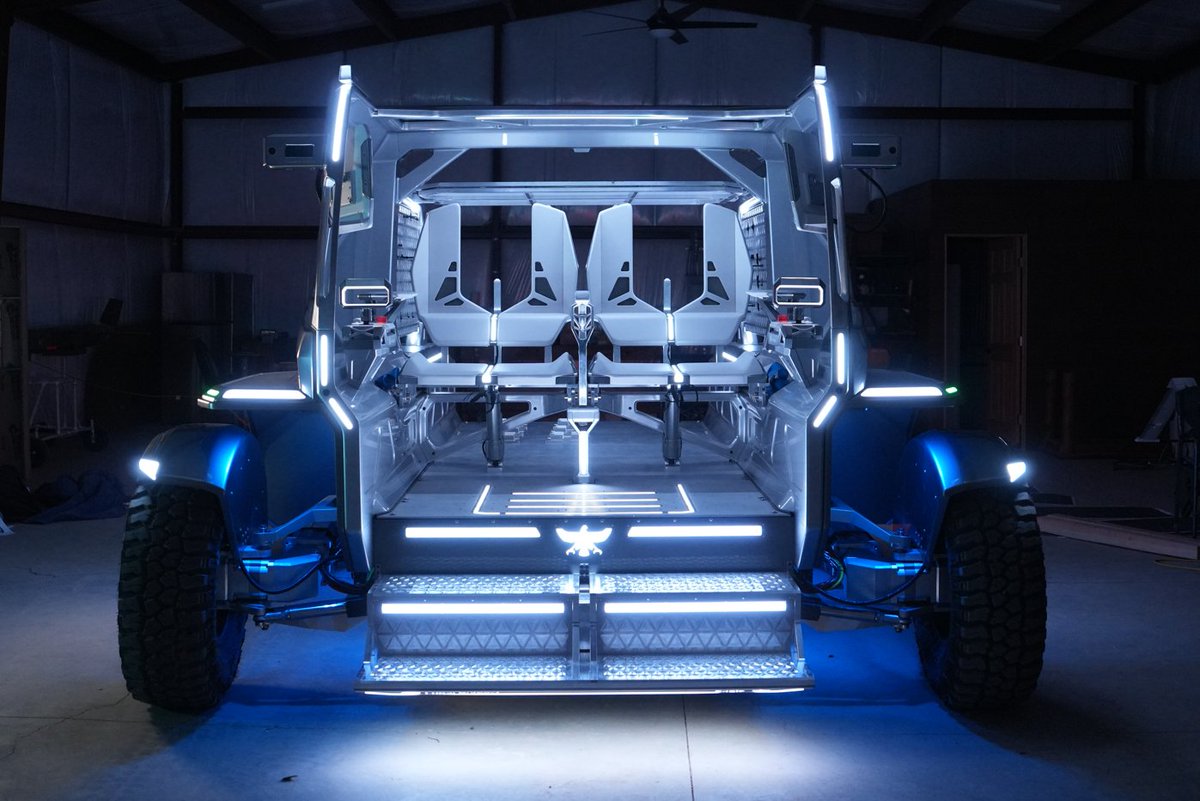 Lunar Outpost tweet media