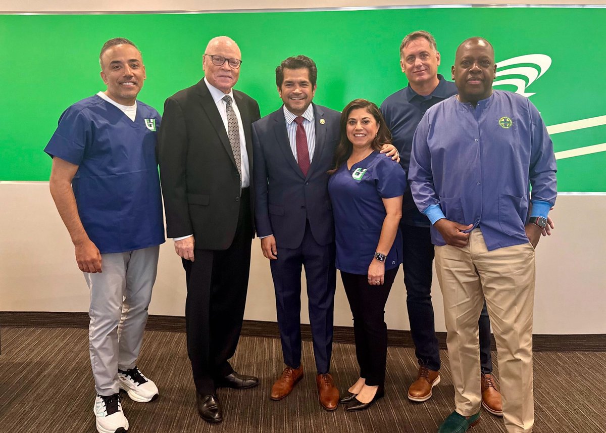 As a former labor organizer for <a href="/unacuhcp/">UNAC/UHCP 😷</a> @afscme, it was a full-circle moment to welcome them to Capitol Hill for Advocacy Day. Health care workers are fierce champions for patients — and we’re standing together to stop cuts to Medicaid and protect access to lifesaving care for