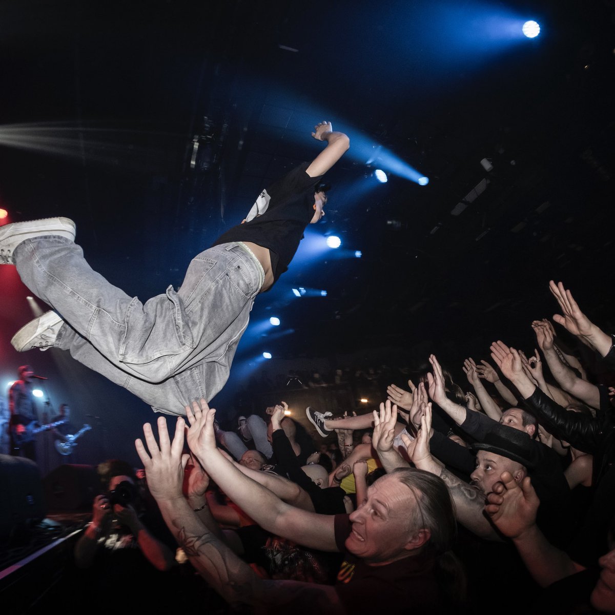 Still thinking about the utter insanity from our last show on tour.

📸: Jessy Lotti