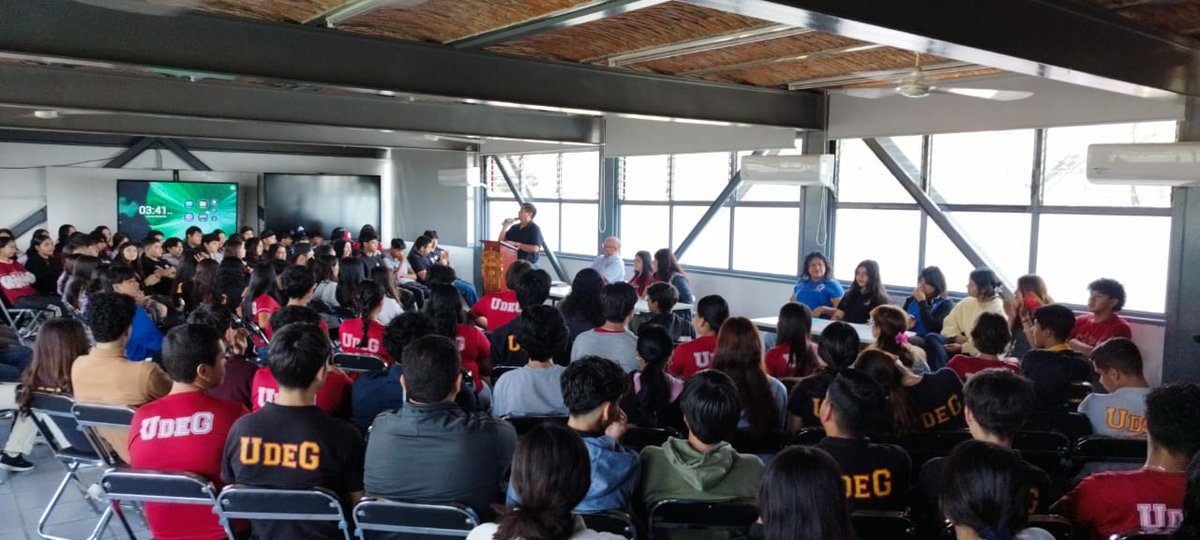 PrepaJocotepec's tweet photo. Nuestra #PrepaJocotepec participó en el Macro Simulacro 2025.
Les compartimos un poco de lo que se realizó en nuestras instalaciones.  🦁🐾🏃

#VidaSaludableSEMS #UdeG #PrepasUDG #Jocotepec #ComunidadUdeG #SomosUdeG #SomosSEMS #MacroSimulacro2025 https://t.co/WDPdvh8W1O