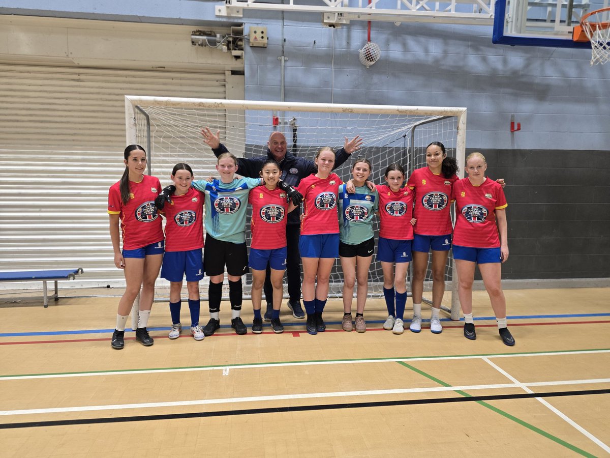 Sala Futsal Club (@salafutsalclub) on Twitter photo An amazing eveningfor our girls tonight with our Sponsor )The Trade Centre) ambassador <a href="/MikeDoyleComedy/">Mike Doyle</a> #Futsal An amazing eveningfor our girls tonight with our Sponsor )The Trade Centre) ambassador <a href="/MikeDoyleComedy/">Mike Doyle</a> #Futsal