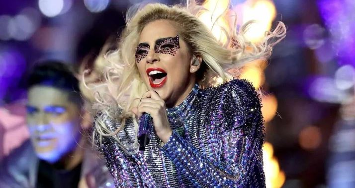 realtimeum's tweet photo. 'Ela não vem mais?' Veio sim! 👀
Lady Gaga sobe ao palco neste sábado (03/05), às 21h45, em Copacabana. Passagens de Manaus de última hora chegam a R$ 7 mil! 😱
#LadyGaga #Rio2025 #RealTime1 https://t.co/YeT8DpPii4