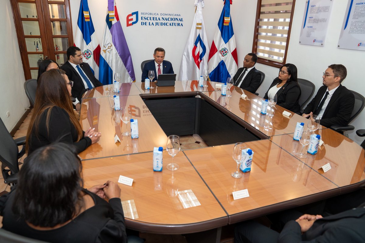 Henry Molina (@henrymolina) on Twitter photo Muy contento de anunciar que hoy comenzamos un nuevo Programa de Formación para Aspirantes a Jueces y Juezas en colaboración con <a href="/enjweb/">Escuela Nacional de la Judicatura</a> Capacitar a quienes serán responsables de impartir justicia en nombre de la República es una de las tareas más trascendentales en toda sociedad Muy contento de anunciar que hoy comenzamos un nuevo Programa de Formación para Aspirantes a Jueces y Juezas en colaboración con <a href="/enjweb/">Escuela Nacional de la Judicatura</a> Capacitar a quienes serán responsables de impartir justicia en nombre de la República es una de las tareas más trascendentales en toda sociedad