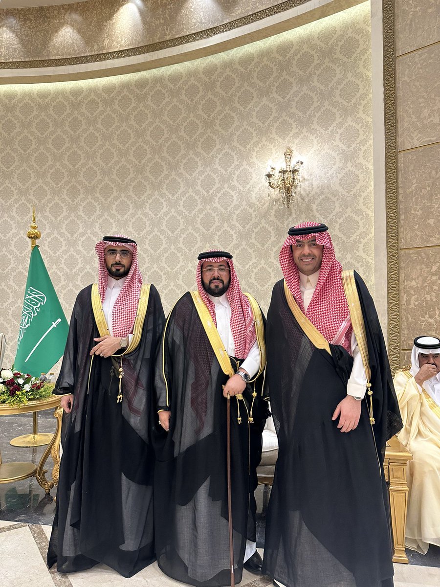 AVO_gv's tweet photo. تشرفنا اليوم حضور زواج نواف ابن عبدالله بن حمير القحطاني وتشرفنا بالسلام 
على الشيخ عبدالله ابن فهد بن دليم 
شيخ شمل قحطان 
ونسأل الله لهم التوفيق 
@Qabdullahhumair https://t.co/trwrnybYLy