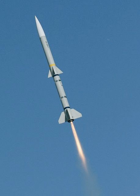 🚨🚨🚨🚨🚨 

عاجـــــــــــــل ‼️:
هذا هو الصاروخ الذي اسقط الطائرة الحربية F18" الامريكية" في البحر الأحمر " 
ياربي لك الحمد...