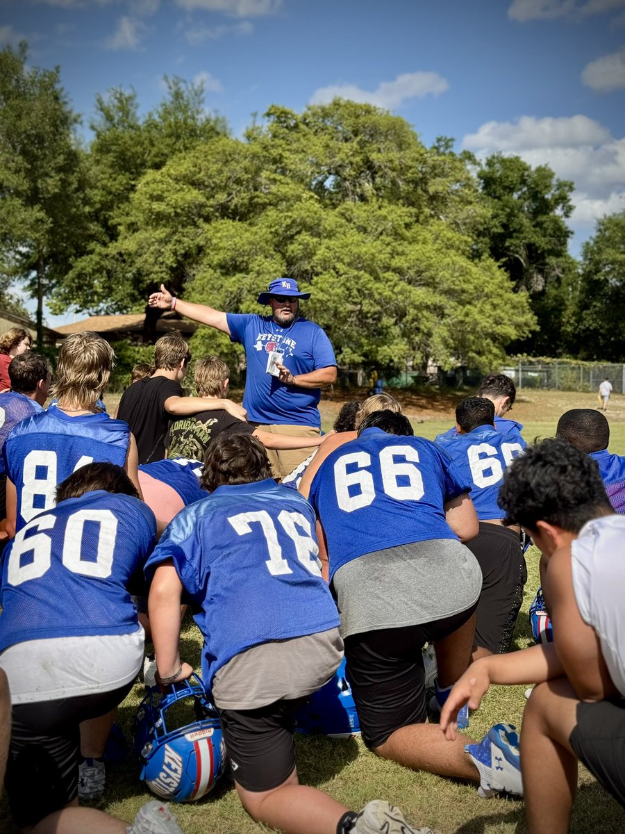 KHHSFB's tweet photo. Day 2 in the 📚!
#CompeteAtEverything #OneTribe https://t.co/Dzn3NIddGp