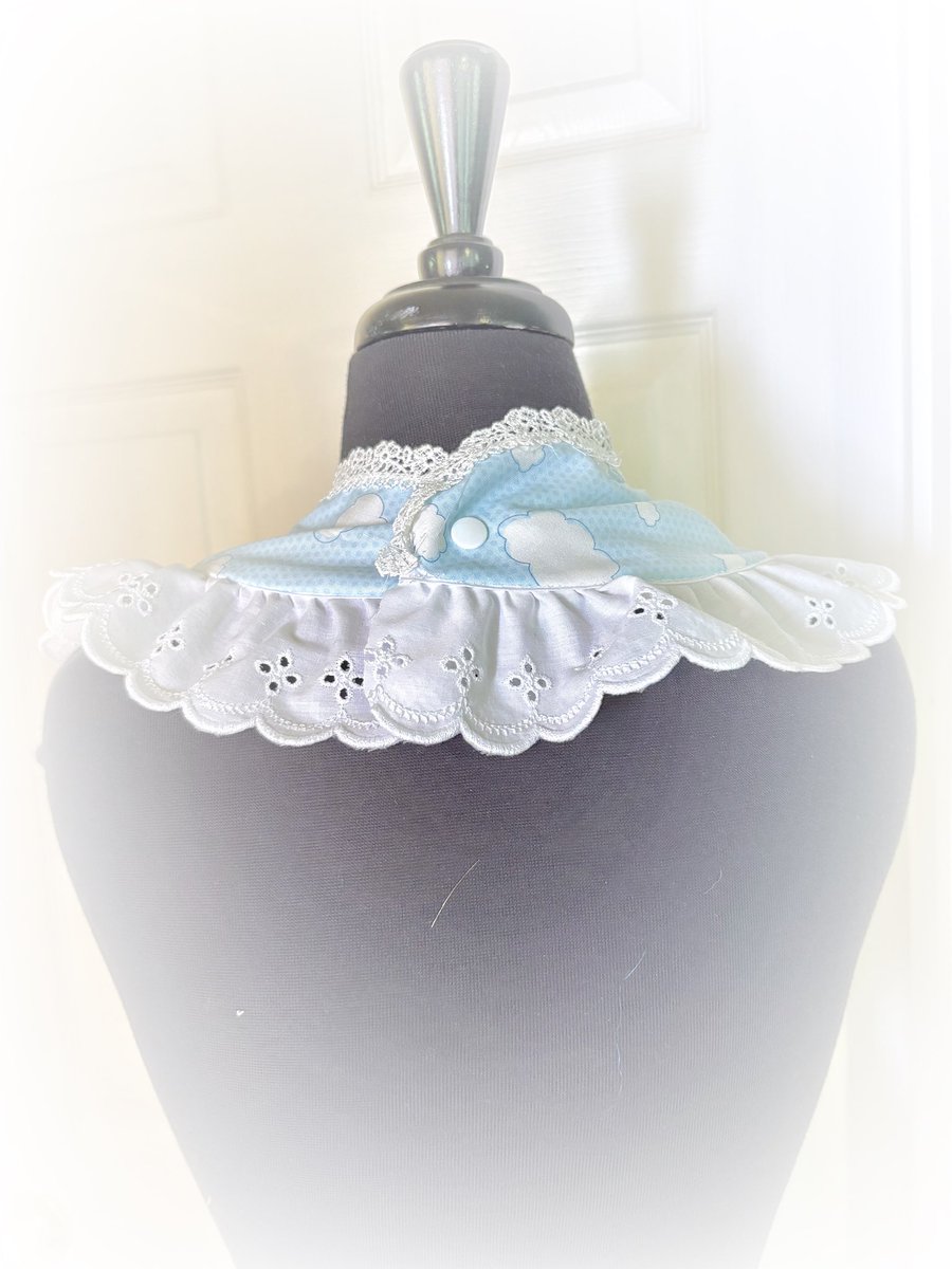 Cloudy day bib is now for purchase!!

13 $ !!
10 if you claim on this post!! 

#ageretwt #agere