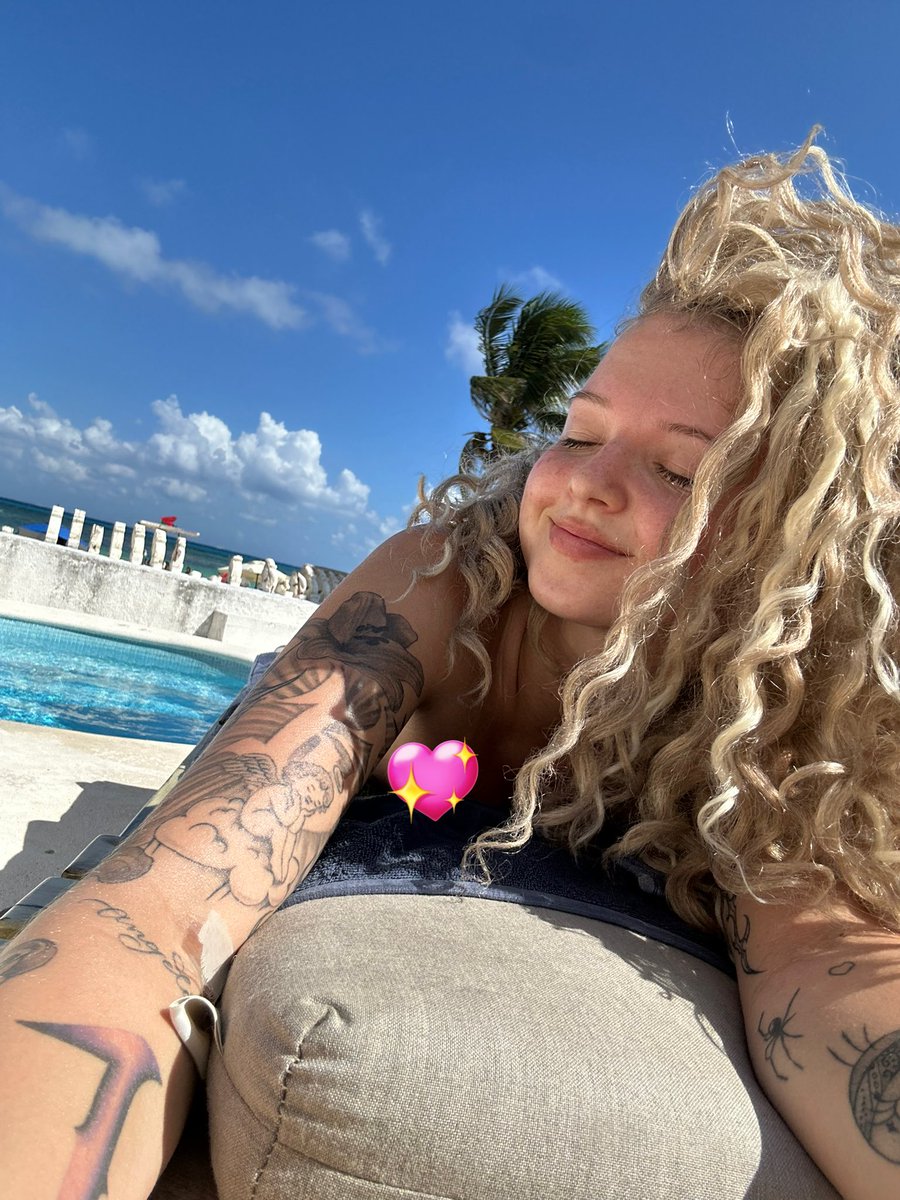 joalin's tweet photo. I mean I wasn’t gonna go probably but like at least send me the invite 🙂

Logging off now ✌️ https://t.co/0MJggXlsGu