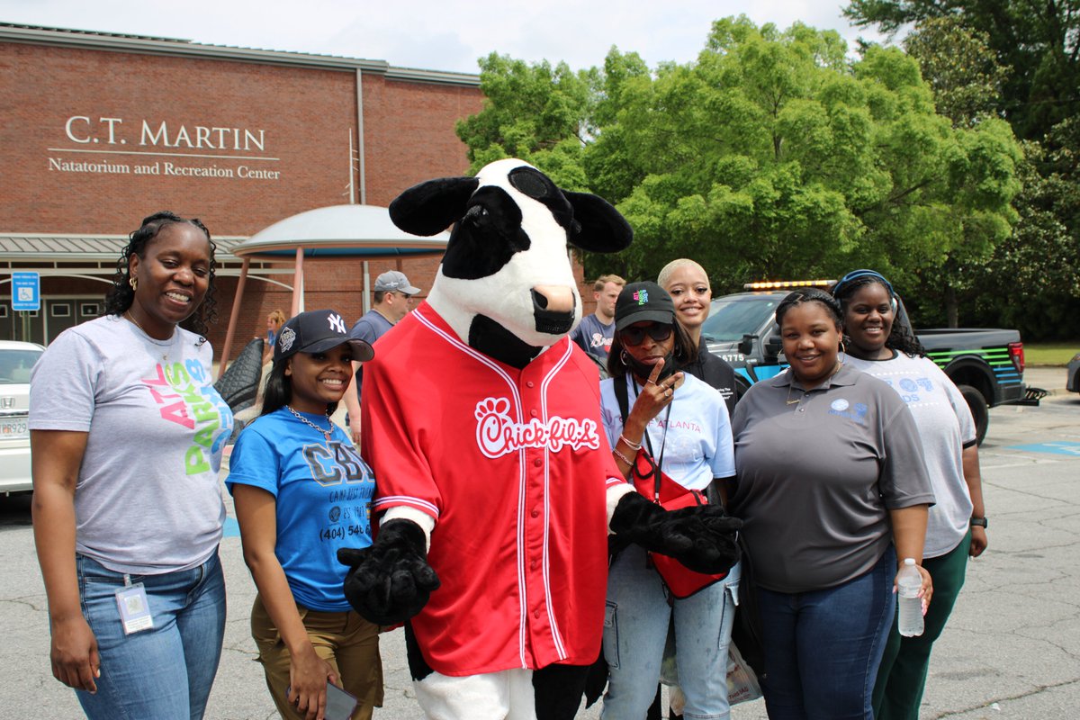 ATL Parks & Rec (@atlparksandrec) on Twitter photo On April 25, DPR joined the <a href="/bravesfdn/">Atlanta Braves Foundation</a> Home Plate Project at C.T. Martin Rec Center. 250+ families received food, produce & hot meals.
S/O to <a href="/ChickfilA/">Chick-fil-A, Inc.</a> & <a href="/CityofAtlanta/">City of Atlanta, GA</a> for supporting this effort to fight food insecurity in Atlanta! 🍓🍗🥬 On April 25, DPR joined the <a href="/bravesfdn/">Atlanta Braves Foundation</a> Home Plate Project at C.T. Martin Rec Center. 250+ families received food, produce & hot meals.
S/O to <a href="/ChickfilA/">Chick-fil-A, Inc.</a> & <a href="/CityofAtlanta/">City of Atlanta, GA</a> for supporting this effort to fight food insecurity in Atlanta! 🍓🍗🥬