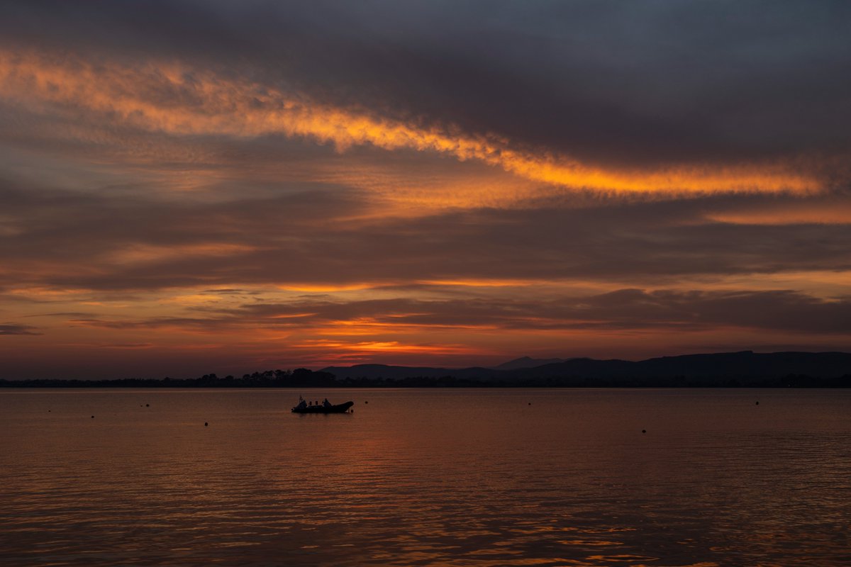 It has been a while since I saw such a beautiful sunset at the Gold Coast. Great light show tonight.