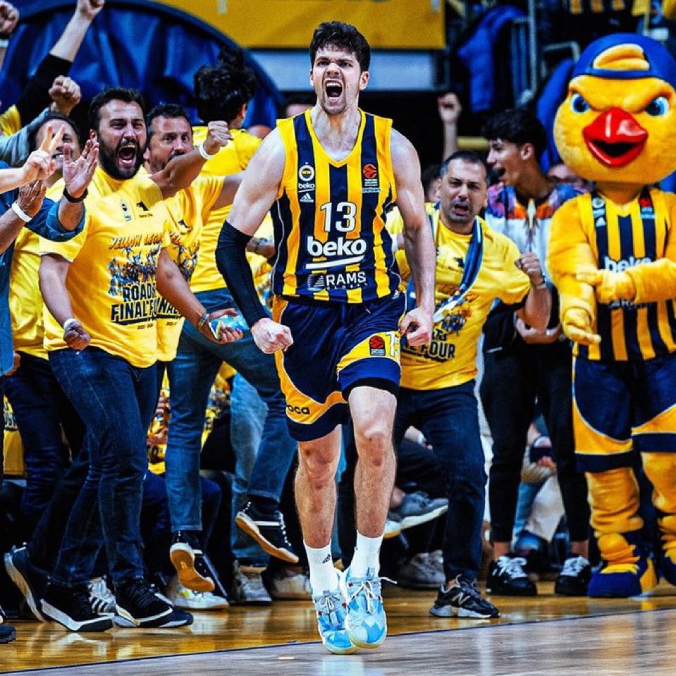 Tarık Biberovic’i onurlandırma tweetidir.