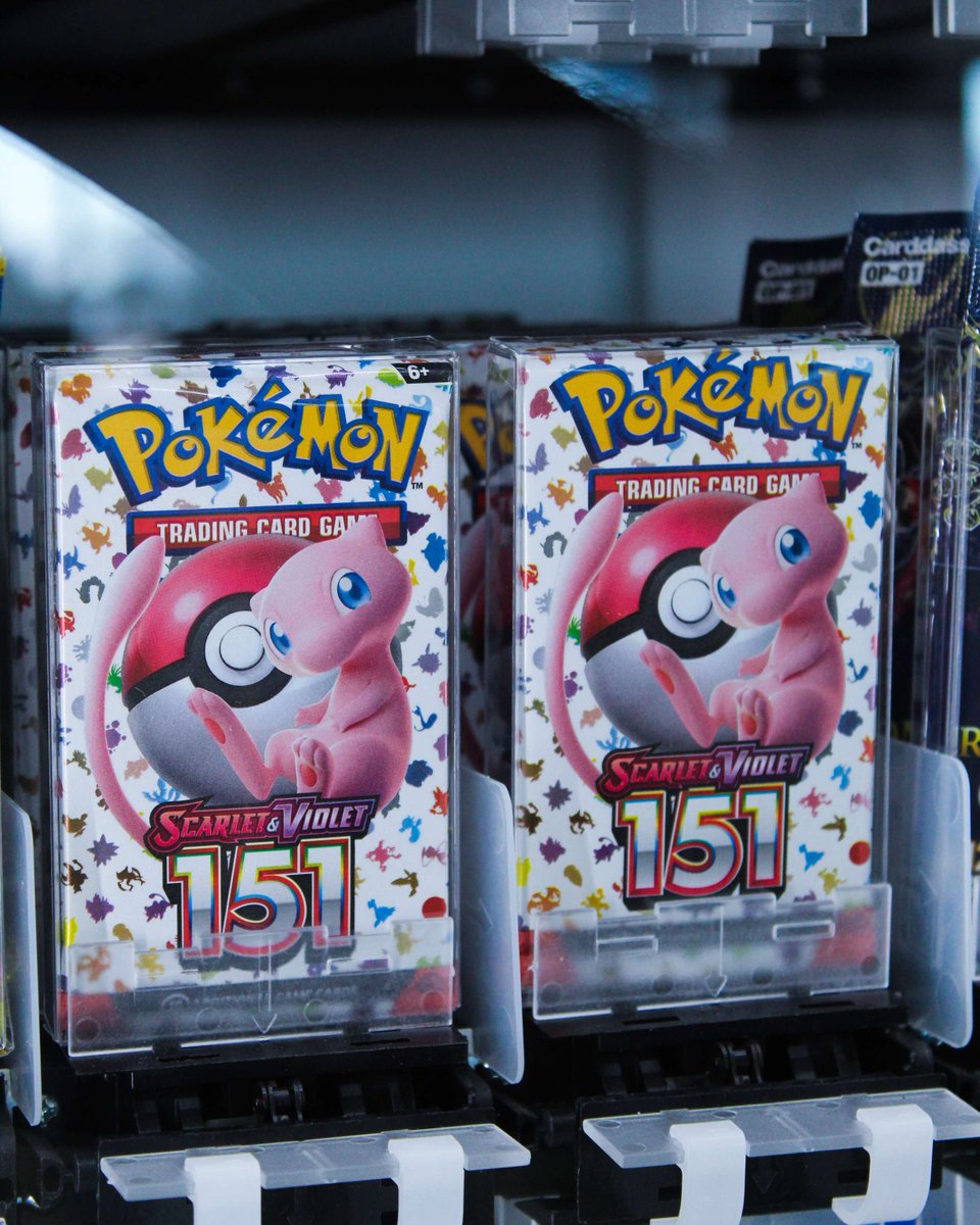 The Fan Stand is your on-the-go spot to purchase collectible trading cards right here at LAS! 🔥 With Pokemon, NBA, MLB, WWE, F1 and more, this vending machine has you covered for your next rare find while you're out and about. 

Located in Terminal 3 near Gate 11.