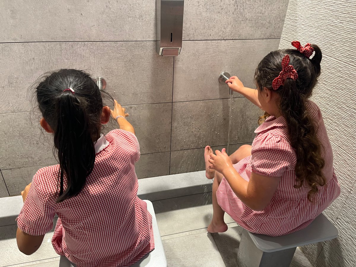 Year 2 had a great time at Kingston Mosque. We enjoyed learning about how Muslims pray and writing letters from the Arabic alphabet as well as dressing up and acting out ‘Wudu’. #KingstonMosque #RE #Islam