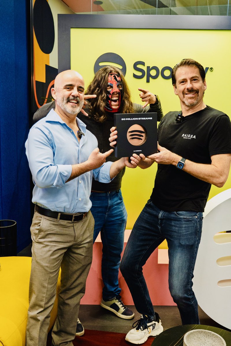 LOS40 México® (@los40mx) on Twitter photo ¡Siéntense!📣 En LA CORNETA se alcanzaron casi 90 millones de reproducciones en <a href="/SpotifyMexico/">Spotify Mexico</a>, reafirmando por qué es uno de los podcasts más escuchados en México.
Su éxito ya no solo es en el 101.7 FM y en el 96.9 FM, también lo es en la plataforma de música y podcast más ¡Siéntense!📣 En LA CORNETA se alcanzaron casi 90 millones de reproducciones en <a href="/SpotifyMexico/">Spotify Mexico</a>, reafirmando por qué es uno de los podcasts más escuchados en México.
Su éxito ya no solo es en el 101.7 FM y en el 96.9 FM, también lo es en la plataforma de música y podcast más