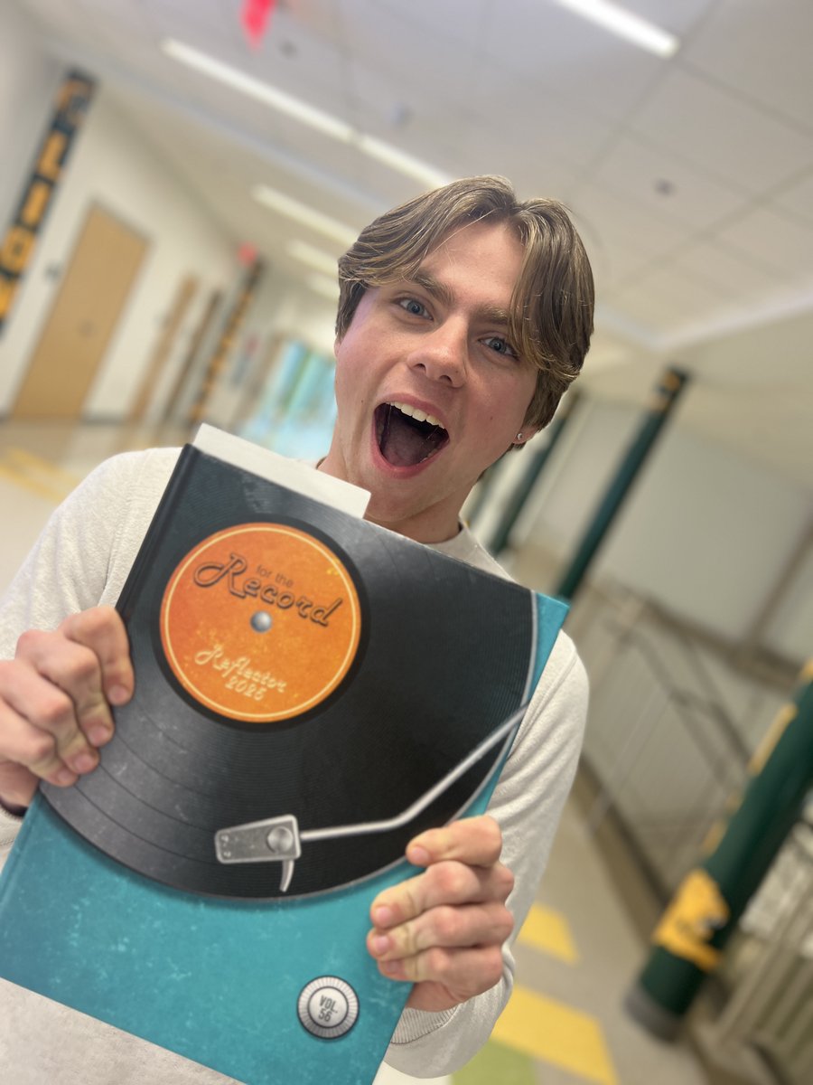 Look what arrived this week! 📚 The 2025 LCHS Yearbook! 🦁 Lions, copies will be available for purchase during lunch shifts tomorrow! 🦁