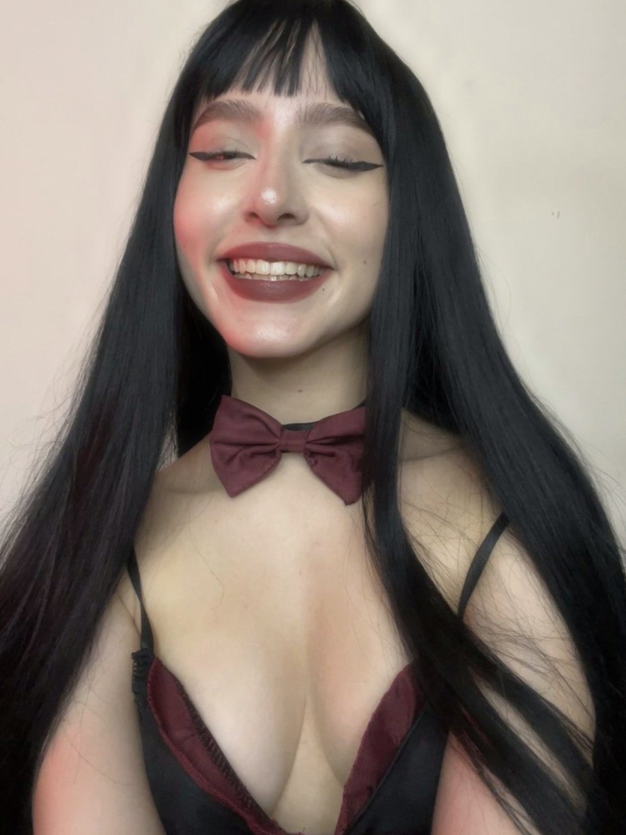 VioletNFLQueen's tweet image. just cruisin thru another day