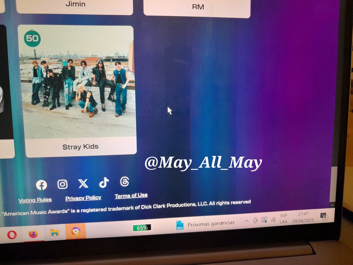 May_All_May's tweet photo. I #Vote_StrayKids_AMAs ✨️ https://t.co/NeBMPE8Aij