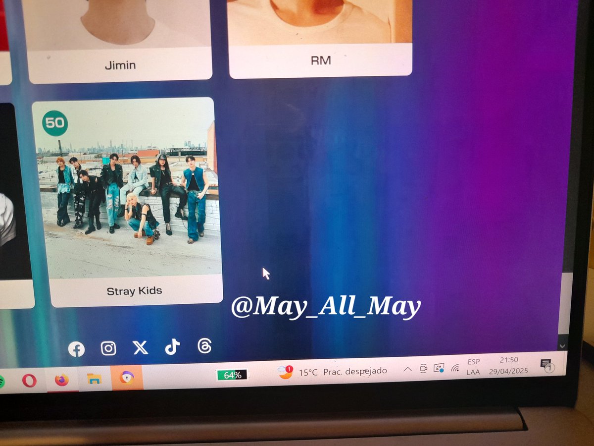 May_All_May's tweet photo. I #Vote_StrayKids_AMAs ❤️‍🩹 https://t.co/Xe57zTJ8ew