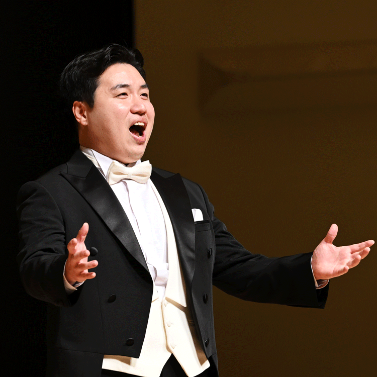 shizuokaopera's tweet photo. PARK Jihoon #JihoonPark, the second prize winner of the 9th Mt. Fuji International Opera Competition of Shizuoka will appear in the following concert✨
Salle Gaveau (France)
14 mai 2025
9e Symphonie de Beethoven-Liszt
https://t.co/mThJrUaHRK
#MtFujiOpera
▼PARK Jihoon https://t.co/WUtaAdSPyd