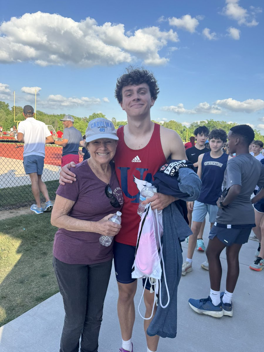 EvanParduetrack's tweet image. Finally snuck in a 400 this year. 7 months post hip surgery and I felt like I had a lot more in me. It’s about time…💪 going into Regionals as the top seed. I have been working hard for this comeback. Let’s GO.