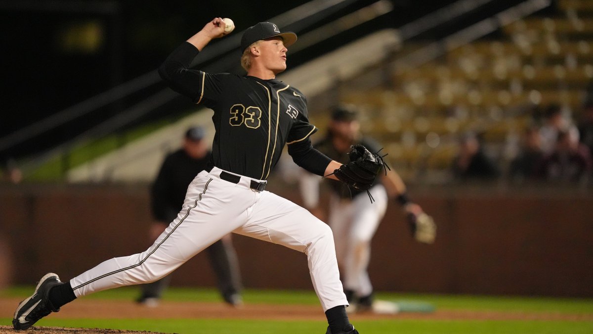 Purdue Baseball (@purduebaseball) on Twitter photo Big Zero on the Board from <a href="/AustinKlug11/">Austin Klug</a> via a hitless 7th inning. Irish had scored 4 unanswered runs. #BoilerUp
Mid 7th: #Purdue 8, Notre Dame 5
Live Stats: boile.rs/BSB42925 Big Zero on the Board from <a href="/AustinKlug11/">Austin Klug</a> via a hitless 7th inning. Irish had scored 4 unanswered runs. #BoilerUp
Mid 7th: #Purdue 8, Notre Dame 5
Live Stats: boile.rs/BSB42925