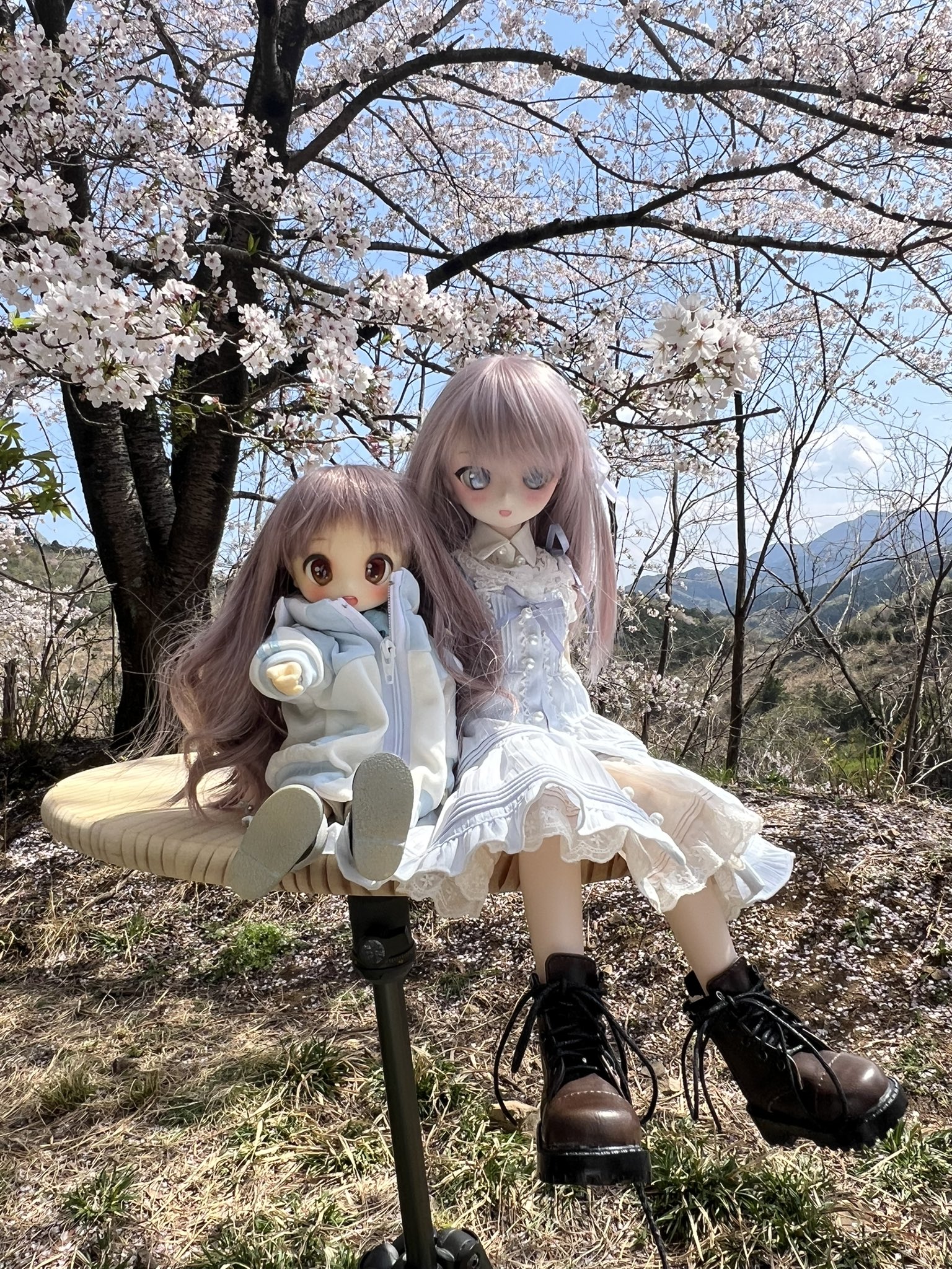 エルツ　フラーデ工房　人形（白馬と少女　ピンクの花木） エルツ フラーデ工房 人形（白馬と少女 ピンクの花木） 予約販売