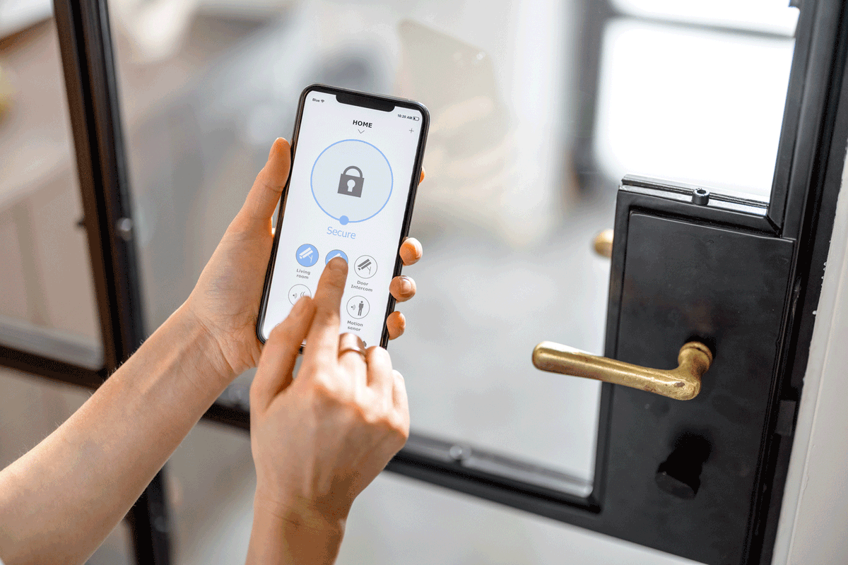 NWOSS's tweet photo. DIY (Ring, SimpliSafe, etc.) vs. Professionally Installed Security System (NWOSS) https://t.co/6HunyuW8QD https://t.co/aFewImnPfR