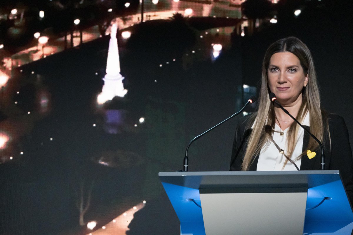 ¡Qué tremenda candidata tenemos en la Ciudad! Felicitaciones <a href="/slospennato/">Silvia Lospennato</a>, la rompiste en el debate. Claridad, firmeza y mucha convicción para defender las ideas que compartimos. Se nota el compromiso y las ganas de transformar la Ciudad con hechos. Orgullo total verte
