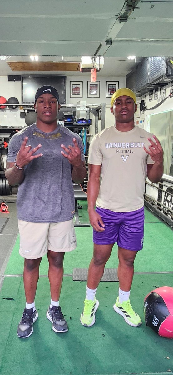 If you want to the best, You have to work out with best!! Follow in the steps of Greatness son🙏🏿 <a href="/calebcrenshawc1/">Caleb “C1” Crenshaw</a> <a href="/SED28__/">SΣDRICҜ ΔLΣXΔΠDΣR Jr. 🦍</a> 😤💪🏾<a href="/CoachMuh_Lank/">Ghaali Muh-Lankford</a>. Come get him Vandy!!!