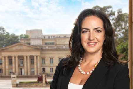 Senadora Cabal cambia postura y votará en contra del texto final de reforma al transfuguismo político. casanareonline.co/senadora-cabal… #CasanareOnline #ReformaPolitica #Transfuguismo #Congreso2026  <a href="/MariaFdaCabal/">María Fernanda Cabal</a> <a href="/CeDemocratico/">Centro Democrático</a>