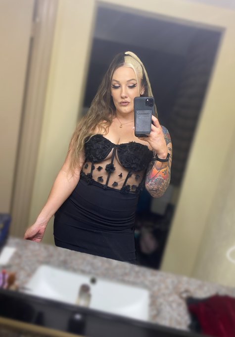 Watch Allysin Kay's leaked NSFW photo on TwXstars