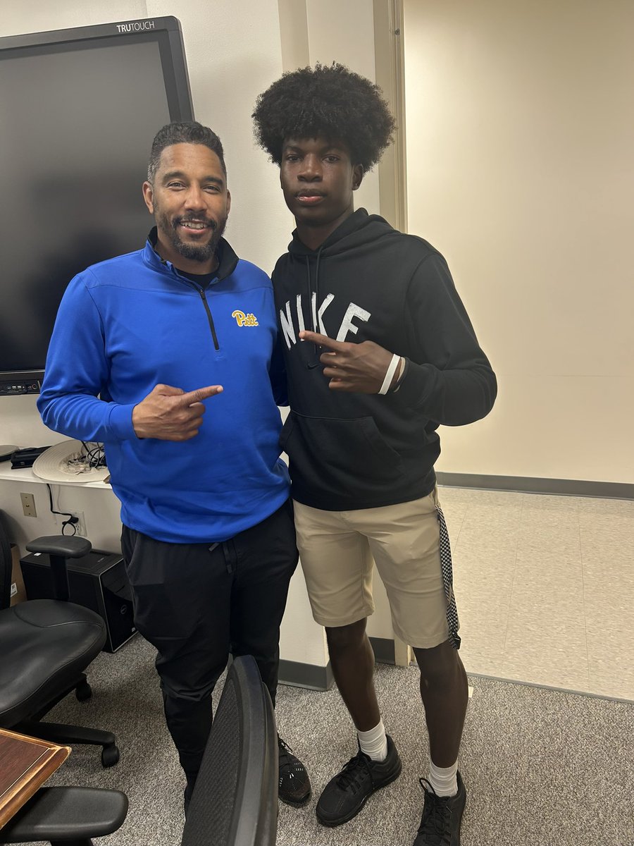 Rodney Thomas II (@deucethomas44) on Twitter photo Thank you <a href="/ARCHIECOLLINS_/">Coach Collins</a> for stopping by <a href="/EHSSports/">EHS Sports</a> . Enjoyed the conversation. Looking forward to talking more about <a href="/Pitt_FB/">Pitt Football</a>. Thank you <a href="/ARCHIECOLLINS_/">Coach Collins</a> for stopping by <a href="/EHSSports/">EHS Sports</a> . Enjoyed the conversation. Looking forward to talking more about <a href="/Pitt_FB/">Pitt Football</a>.