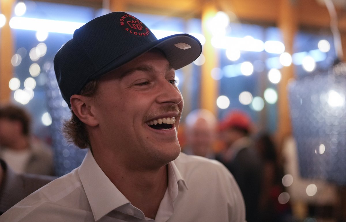 Ce sourire 😃

#GoLaval #CFLDraft | <a href="/MTLAlouettes/">Alouettes de Montréal</a>