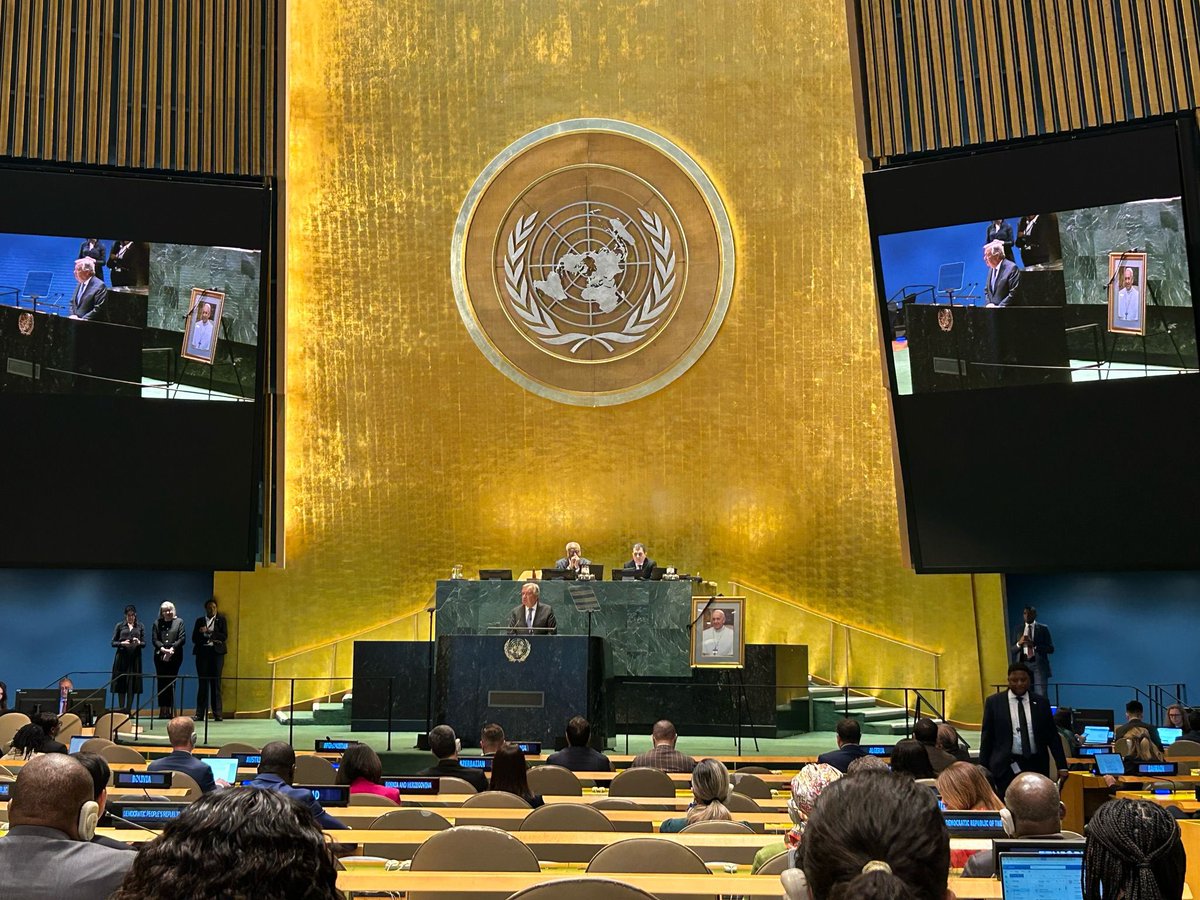 Honoured today to pay tribute to the life of Pope Francis.

His was a a voice for those with no power or wealth, for the dignity &amp; worth of all human beings, for our planet, &amp; against the “globalisation of indifference.”

His legacy is a challenge to build a better world for all.