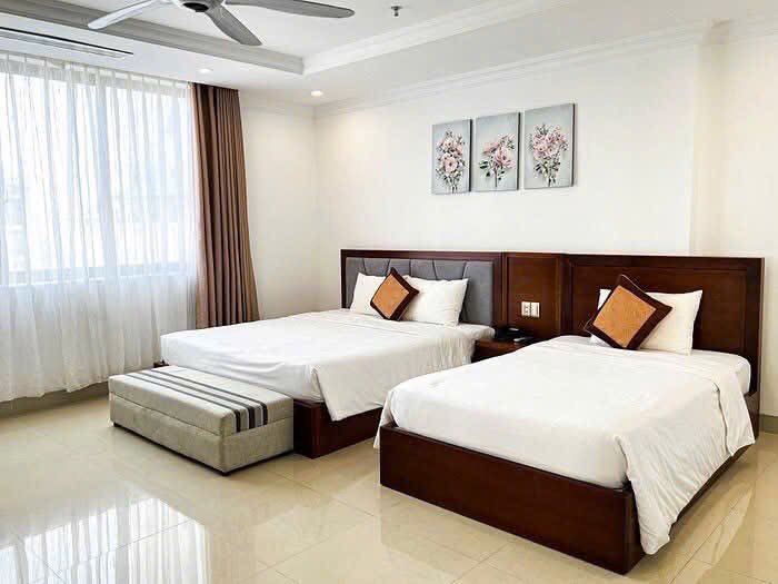 TP ĐÀ NẴNG. SIÊU PHẨM  TOÀ CĂN HỘ KHÁCH SẠN 4 SAO. GỐC 2 MẶT ĐƯỜNG 7.5m. DT 220m. NGANG 12m. TT KHU PHỐ TÂY AN THƯỢNG. 85TỶ.

☎️ Liên hệ Mr Nhật 0356.02.11.58 Xem nhà.

Chuyên bất động sản đầu tư khu vực biển Sơn Trà, Ngũ Hành Sơn. Tp Đà Nẵng.