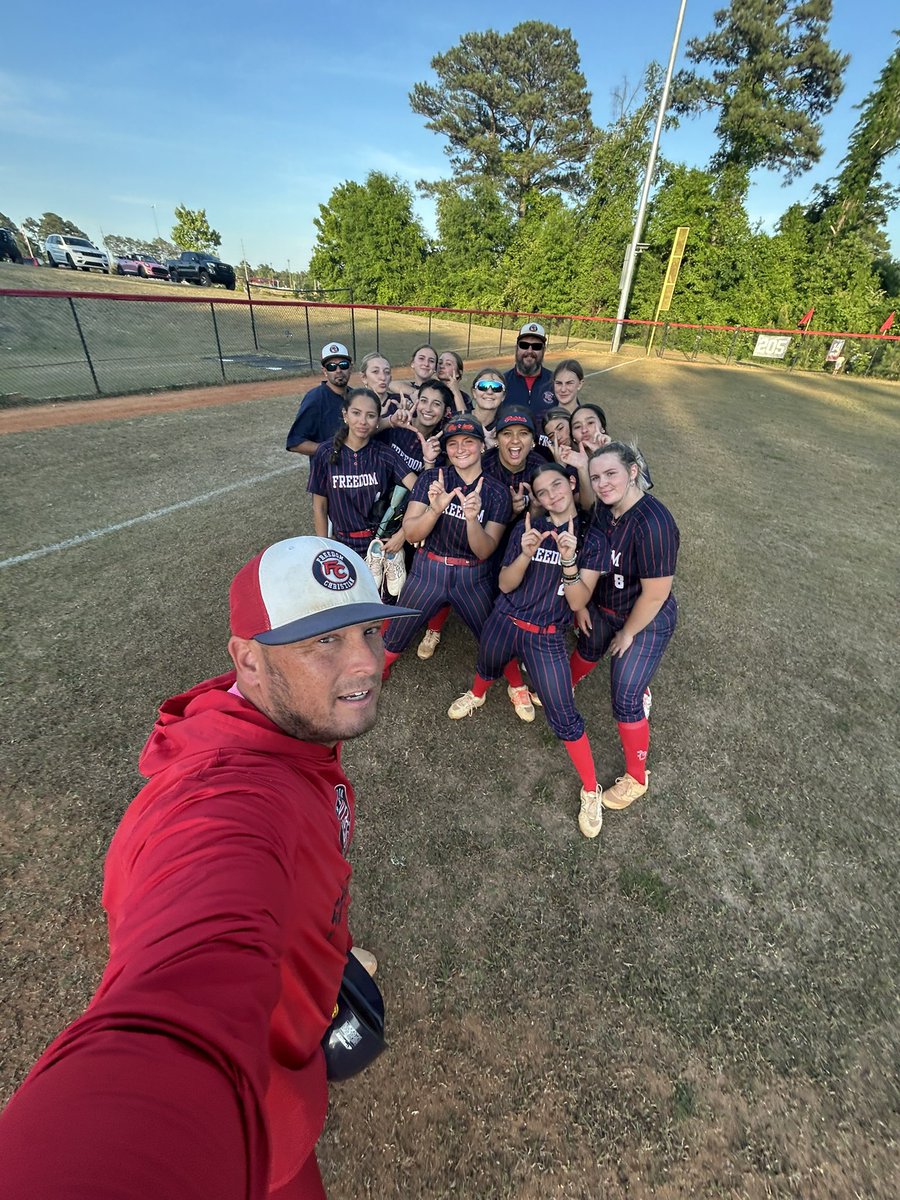 FREED0MAthletic's tweet image. Conference semifinal win tonight for both MS and Varsity teams.
Championship games later this week 🏆
@GaTechSoftball @24VicBryant 2 innings w 4 Ks
@HerdSB @14rylanmiller and @MontreatSB Genesis LeBron roll a 4-6-3 and 6-4-3
@AubreyMulterer w a multi RBI night 🌙
🇺🇸🥎❤️