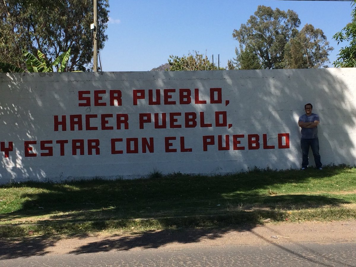 _JRLB_'s tweet photo. ¡PUEBLO-PUEBLO-PUEBLO! https://t.co/QPXTsNBTfH