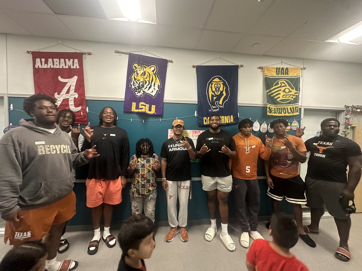 James Simon (@jamesdean_31) on Twitter photo The Neighborhood Longhorns Program is the premier educational outreach program for The University of Texas offering 2nd-8th graders in Title I schools the opportunity to attend college through scholarships. Visit tx1.fund/NLP to learn more. <a href="/UTexasNLP/">Neighborhood Longhorns Program</a> <a href="/TexasOneFund/">Texas One Fund</a> The Neighborhood Longhorns Program is the premier educational outreach program for The University of Texas offering 2nd-8th graders in Title I schools the opportunity to attend college through scholarships. Visit tx1.fund/NLP to learn more. <a href="/UTexasNLP/">Neighborhood Longhorns Program</a> <a href="/TexasOneFund/">Texas One Fund</a>