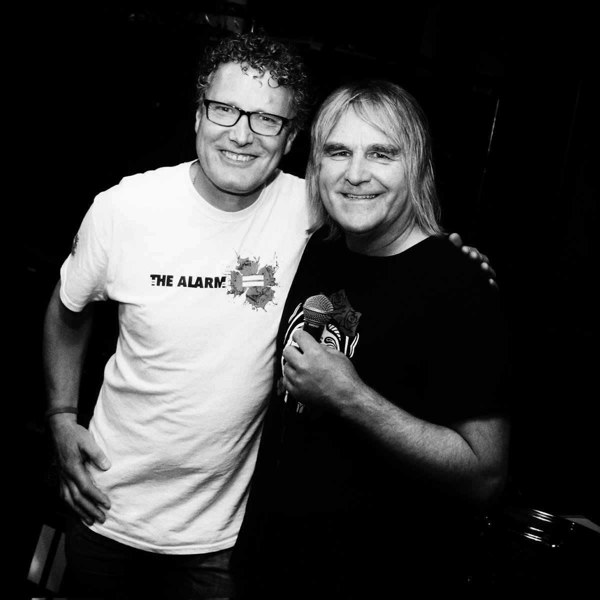 Tim Darvell (@timdarv) on Twitter photo Rest in peace Mike Peters of <a href="/thealarm/">thealarm.com</a>. A kind and fine human being and my absolute musical hero 💔 Rest in peace Mike Peters of <a href="/thealarm/">thealarm.com</a>. A kind and fine human being and my absolute musical hero 💔