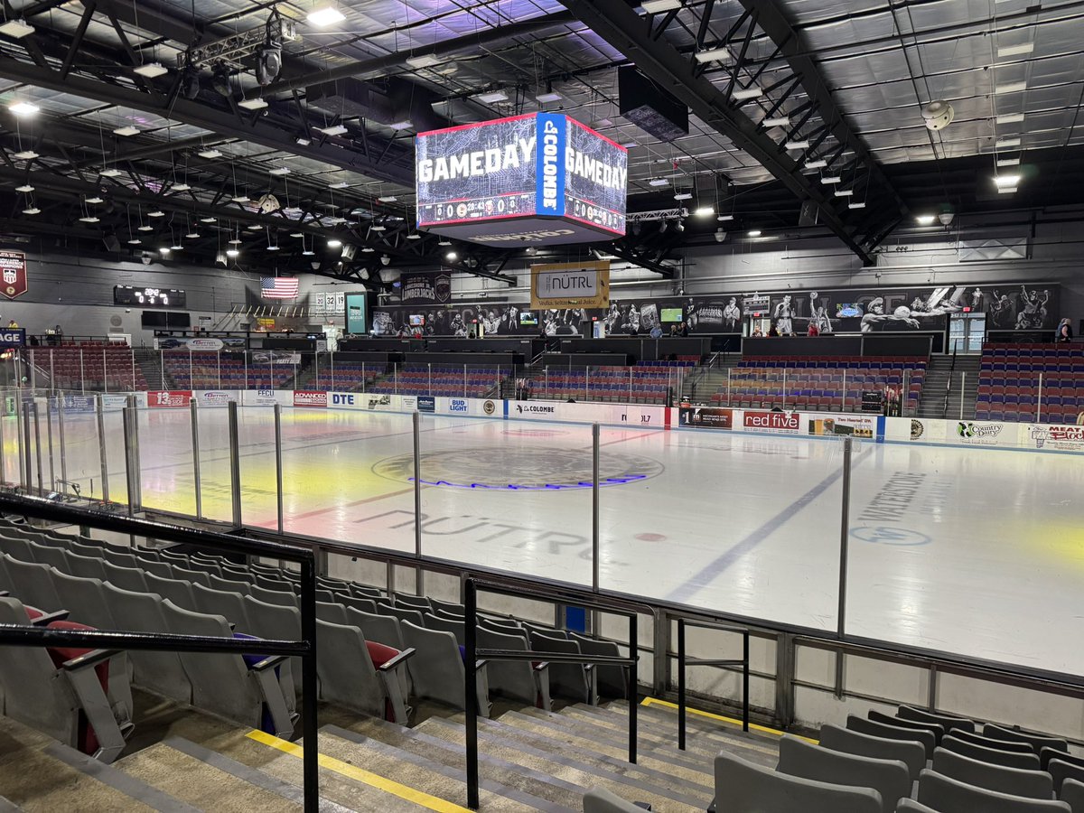 Game 3: Saints at Lumberjacks

Saints face elimination for the first time this postseason. First game in Muskegon of the series. 

On Eagle 102.3 and FloHockey at 5:45 CST.

#UnfinishedBusiness #HalosHigh