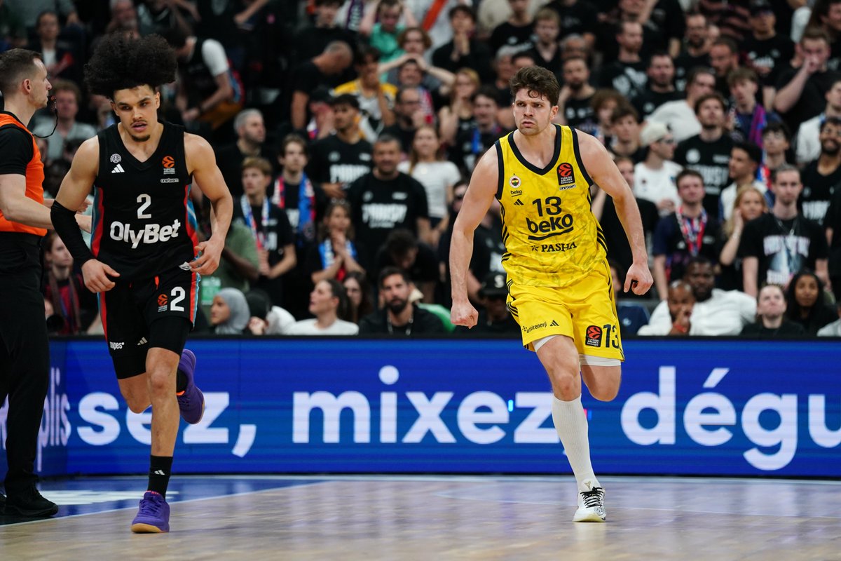 At the Adidas Arena, the new password for those who lost the HiFi connection is: FENER1907

#YellowLegacy #EuroLeague